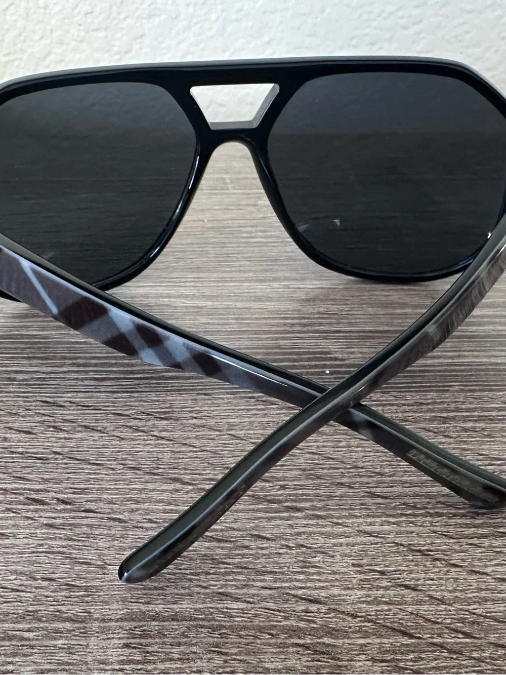 NWT Burberry B 4091 3001/87 Authentic Black Sunglasses with Plaid Case & Papers